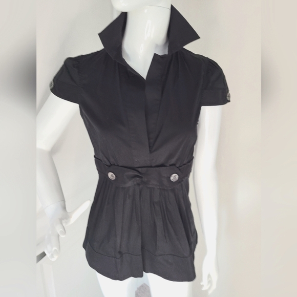 BCBGMAXAZRIA V Neck Short Sleeve Black Blouse Size Small - Picture 1 of 4